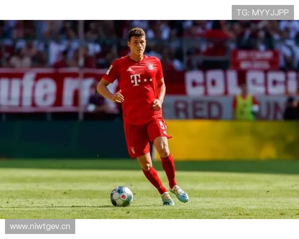 德甲转会市场再掀波澜，球队阵容焕然一新表现值得关注