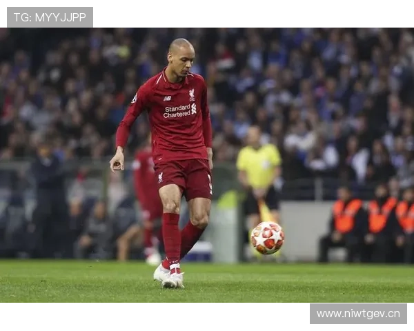 法比尼奥技术全面性持续提升,中场表现稳健 法比尼奥技术全面性持续提升,中场表现稳健