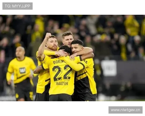 多特蒙德高位压迫战术显现问题,防线频频被打穿,对争冠形势产生影响 多特蒙德高位压迫战术显现问题,防线频频被打穿,对争冠形势产生影响